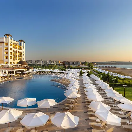 Alua Helios Bay