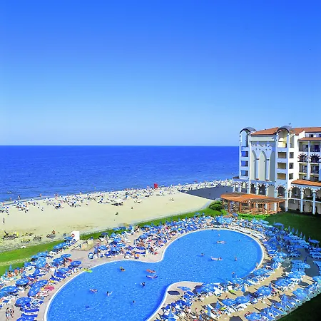 Alua Helios Bay 4* オブゾー