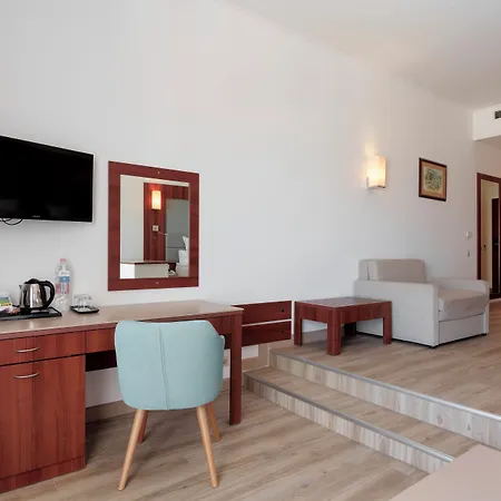 Alua Helios Bay 4*