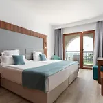 Alua Helios Bay