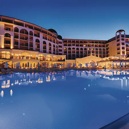 Alua Helios Bay Хотел