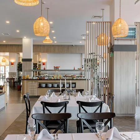 Alua Helios Bay فندق ابزور