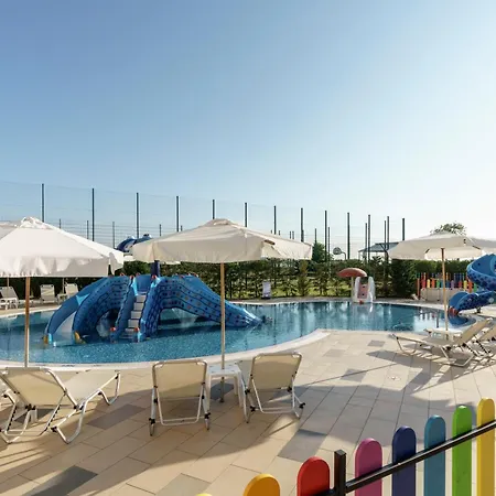 Alua Helios Bay فندق