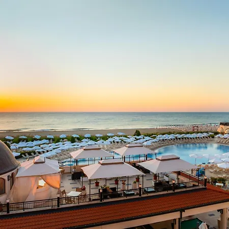 Хотел Alua Helios Bay