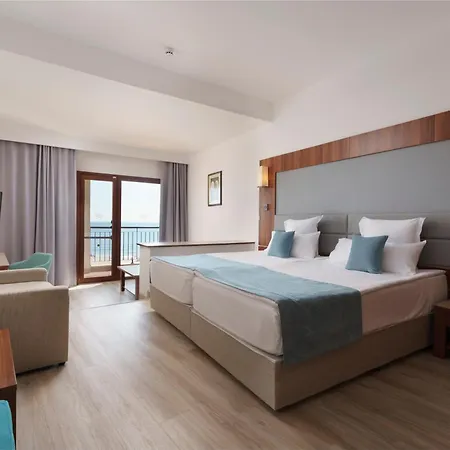 Alua Helios Bay Hotel 4*