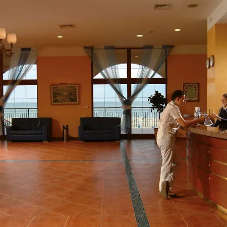 Хотел Alua Helios Bay 4*