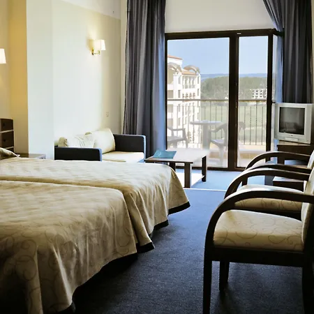 Хотел Alua Helios Bay 4*