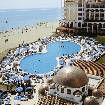 Хотел Alua Helios Bay