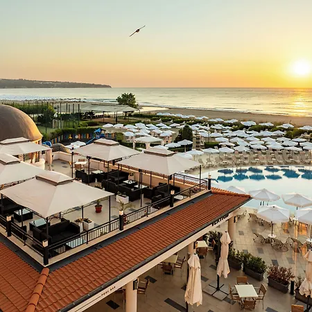 Хотел Alua Helios Bay 4*