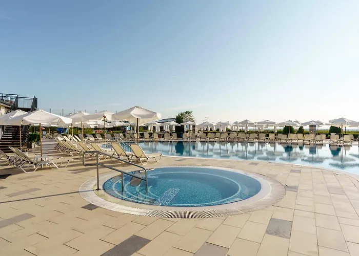 Alua Helios Bay - 4*
